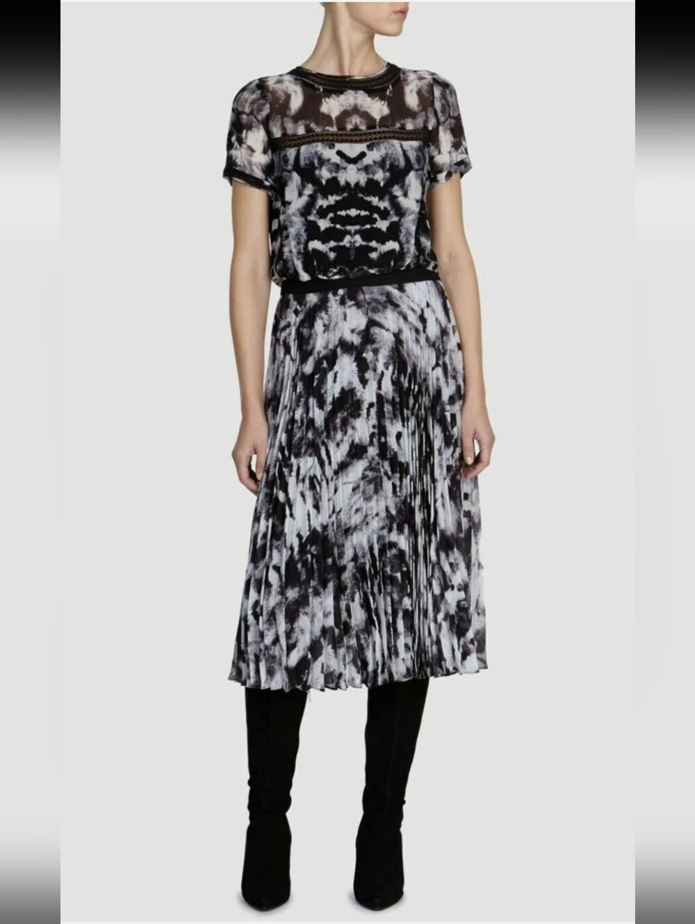Karen Millen Black and White Printed Short-Sleeve Midi Dress